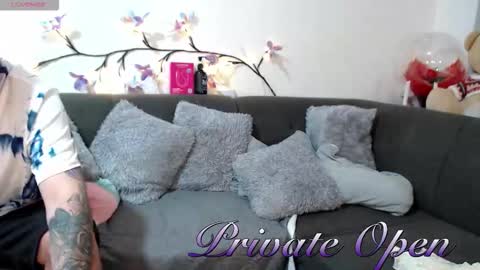 Sexy Ginuin Couple online show from 03/07/26, 12:18