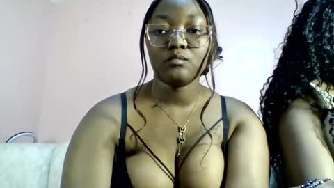 Snapshot of sexy_helle chatting on 06/15/26, 08:55 sexy_helle online show from 06/15/26, 08:55