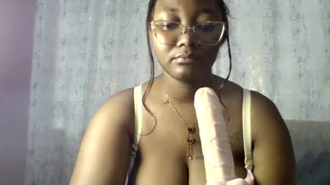 Snapshot of sexy_helle chatting on 06/24/26, 02:05 sexy_helle online show from 06/24/26, 02:05