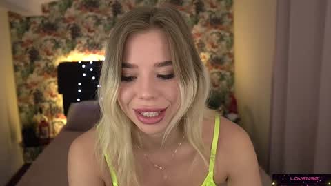 Snapshot of sexy_ira chatting on 01/01/25, 12:11 Ira online show from 01/01/25, 12:11