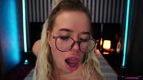 Snapshot of sexy_ira chatting on 01/20/25, 10:51 Ira online show from 01/20/25, 10:51