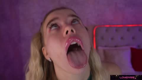 Snapshot of sexy_ira chatting on 02/04/25, 06:04 Ira online show from 02/04/25, 06:04