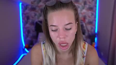 Snapshot of sexy_ira chatting on 10/24/25, 06:32 Ira online show from 10/24/25, 06:32