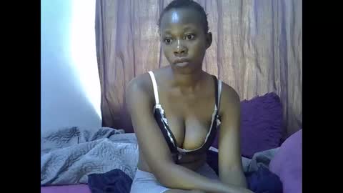 Snapshot of sexy_leila3 chatting on 05/17/26, 09:06 kayla online show from 05/17/26, 09:06