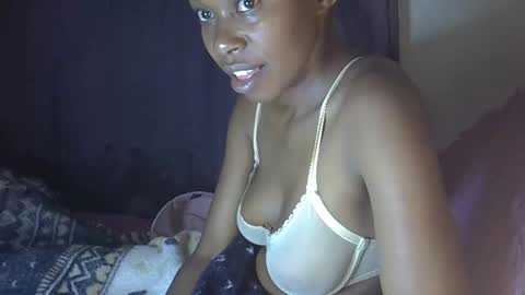 Snapshot of sexy_leila3 chatting on 05/26/26, 11:45 kayla online show from 05/26/26, 11:45
