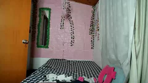 sexy lolas online show from 10/14/25, 12:11