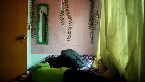 sexy lolas online show from 03/18/26, 08:56