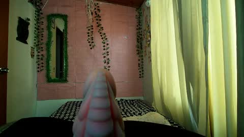 sexy lolas online show from 04/26/26, 08:06