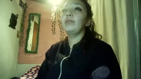 Snapshot of sexy_lolas chatting on 06/18/26, 12:33 sexy lolas online show from 06/18/26, 12:33