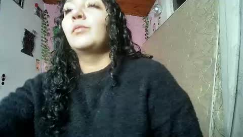 Snapshot of sexy_lolas chatting on 07/06/26, 01:13 sexy lolas online show from 07/06/26, 01:13
