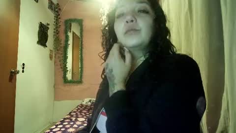 Snapshot of sexy_lolas chatting on 07/11/26, 11:39 sexy lolas online show from 07/11/26, 11:39