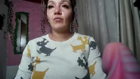 Snapshot of sexy_lolas chatting on 07/14/26, 02:05 sexy lolas online show from 07/14/26, 02:05