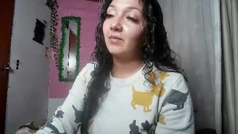 Snapshot of sexy_lolas chatting on 07/15/26, 01:44 sexy lolas online show from 07/15/26, 01:44