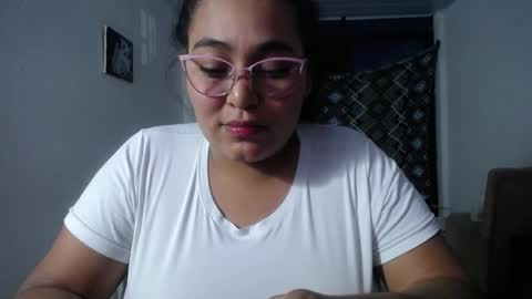 Snapshot of sexy_love_15 chatting on 11/11/25, 06:24 SIRENA LOVE online show from 11/11/25, 06:24