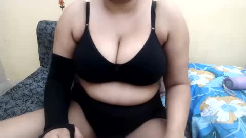 sexy_mandakini online show from 04/12/26, 07:57