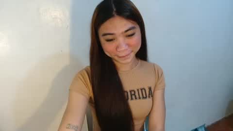 Snapshot of sexy_mikaxoxo chatting on 01/11/26, 05:18 mika online show from 01/11/26, 05:18