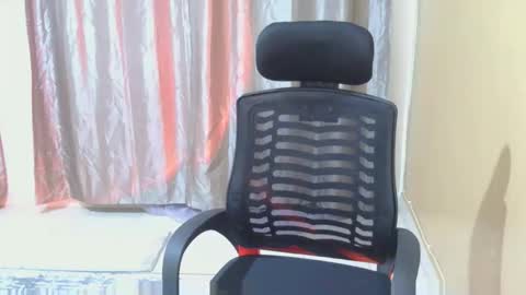 sexy_moh1 online show from 11/23/25, 04:51