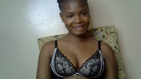 Molyne online show from 04/17/26, 11:52