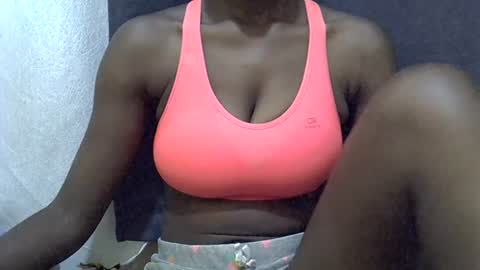 Snapshot of sexy_peach4 chatting on 06/17/26, 10:06 sexy_peach4 online show from 06/17/26, 10:06