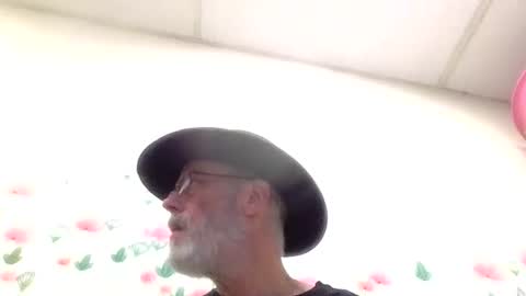 Daddy online show from 04/11/26, 08:40