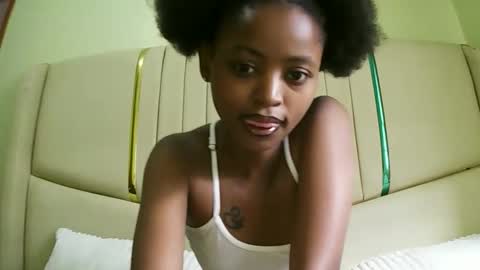 Snapshot of sexy_zaraa chatting on 06/02/26, 12:29 sexy zaraa online show from 06/02/26, 12:29