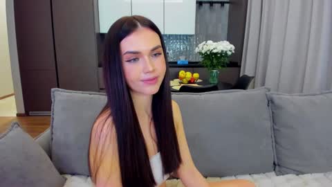 Snapshot of sexyangeloux chatting on 01/08/25, 11:19 Lou online show from 01/08/25, 11:19