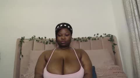 Snapshot of sexyangiexx chatting on 09/18/25, 11:07 Angie online show from 09/18/25, 11:07