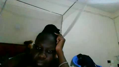 yvonne online show from 05/12/26, 03:14