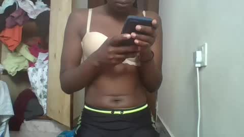 Snapshot of sexybilha483 chatting on 02/05/25, 05:41 Sexybilha483 online show from 02/05/25, 05:41