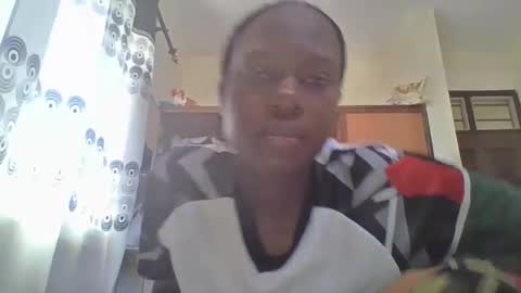 Snapshot of sexybilha483 chatting on 02/06/25, 01:21 Sexybilha483 online show from 02/06/25, 01:21