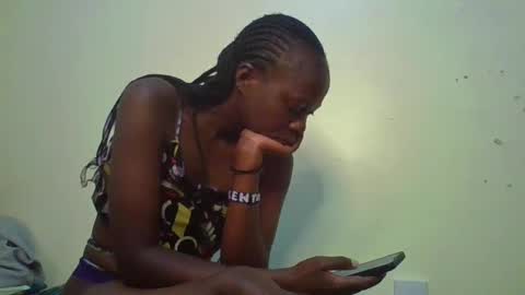 Snapshot of sexybilha483 chatting on 02/26/25, 06:43 Sexybilha483 online show from 02/26/25, 06:43