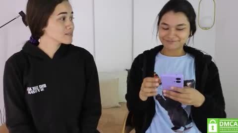 chanell and yina online show from 11/06/25, 01:12