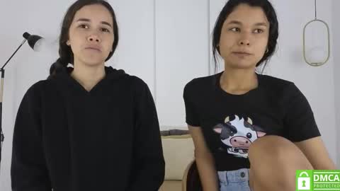 chanell and yina online show from 12/22/25, 01:19