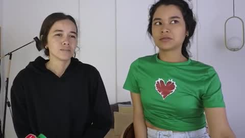 chanell and yina online show from 02/10/26, 01:37