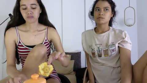 chanell and yina online show from 05/08/26, 01:38