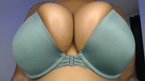Snapshot of sexychocco_ chatting on 05/28/26, 05:16 sexychocco online show from 05/28/26, 05:16