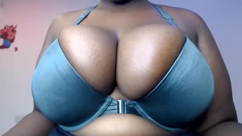 Snapshot of sexychocco_ chatting on 06/14/26, 11:56 sexychocco online show from 06/14/26, 11:56