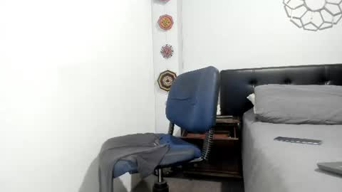 Snapshot of sexycolombian2022 chatting on 07/14/26, 01:50 Antonioylola online show from 07/14/26, 01:50
