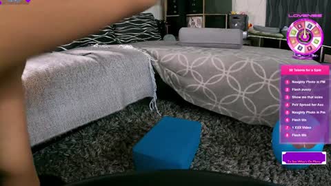 Snapshot of sexydea chatting on 02/21/26, 01:01 XDA online show from 02/21/26, 01:01