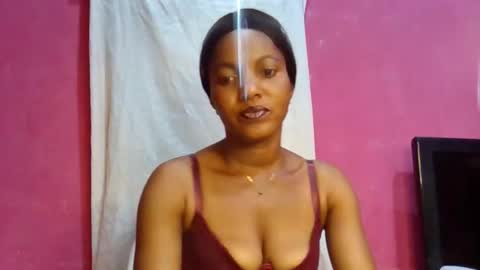 Snapshot of sexydoll32 chatting on 04/02/26, 03:31 sexydoll32 online show from 04/02/26, 03:31