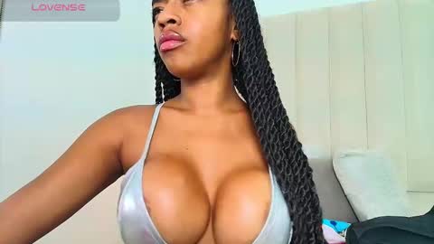 Vanessa online show from 12/04/25, 08:28