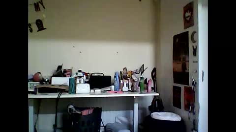 Snapshot of sexyemoprincess chatting on 11/22/25, 09:36 Wouldntyouliketoknow online show from 11/22/25, 09:36