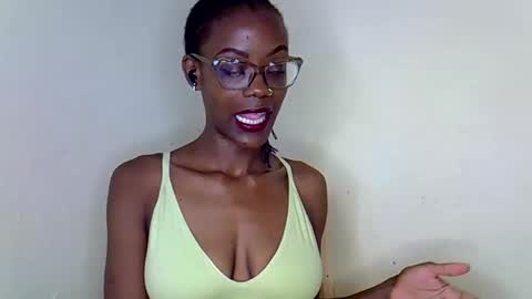 SexyHollyMontana1111 online show from 03/09/26, 07:34