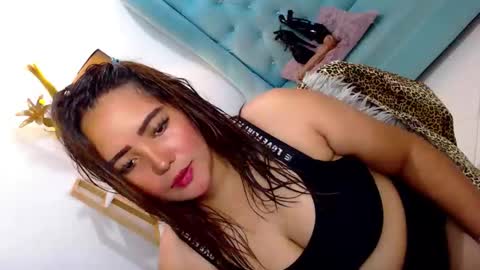 Snapshot of sexyjeanniecuntcums chatting on 10/06/25, 10:45 JENNY online show from 10/06/25, 10:45