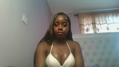 Snapshot of sexykitten200 chatting on 02/15/26, 12:14 SexyKitty online show from 02/15/26, 12:14