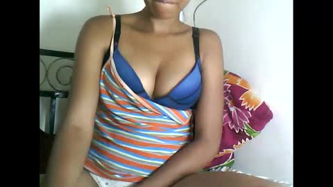 sexylarra12 online show from 01/17/25, 02:50