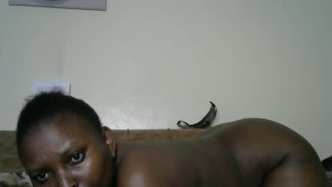 Snapshot of sexylavine_ chatting on 12/14/25, 09:36 sexylavine_ online show from 12/14/25, 09:36