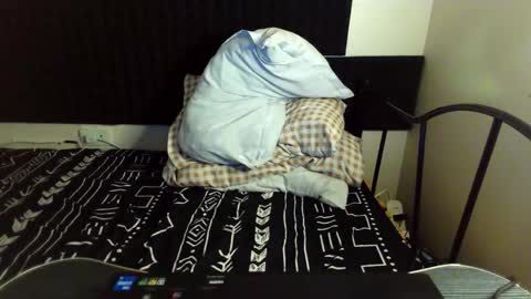 Lily online show from 11/25/25, 06:35