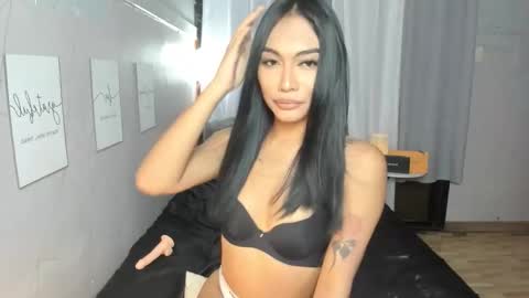 maxine online show from 10/26/25, 05:13