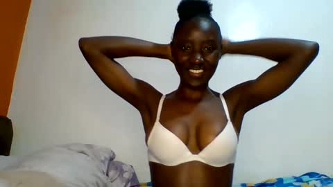 sexylucia5 online show from 05/07/26, 11:48